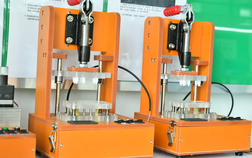 RUNZE Fluid Test Machine